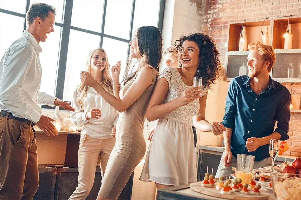 Prezent na parapetówkę – dla singla i dla pary